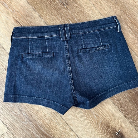 7 For All Mankind Monroe Shorts with Exposed Buttons Medium Wash Denim Sz 27 GUC - Picture 7 of 7